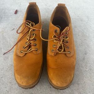 Timberlands Women’s size 7.5 lace up shoes